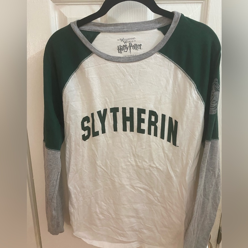 Slytherin™ Ladies Long-Sleeve T-Shirt EUC bought from Universal Studios